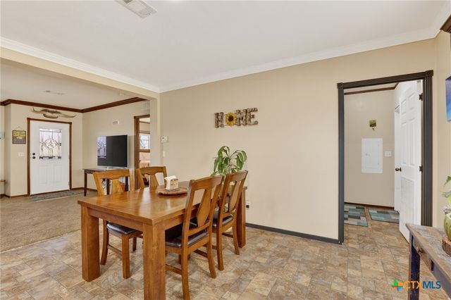 1298 County Road 425, Stockdale, TX 78160