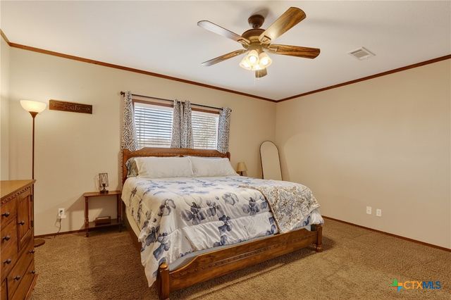 1298 County Road 425, Stockdale, TX 78160
