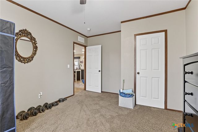 1298 County Road 425, Stockdale, TX 78160