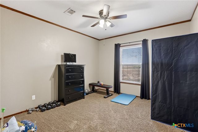1298 County Road 425, Stockdale, TX 78160