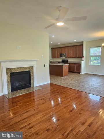 323 PIGOTT DR, Florence, NJ 08518
