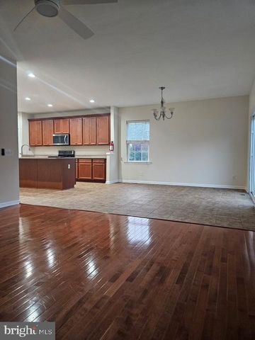 323 PIGOTT DR, Florence, NJ 08518