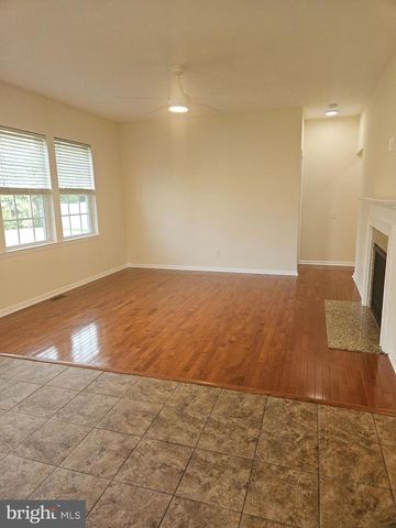 323 PIGOTT DR, Florence, NJ 08518