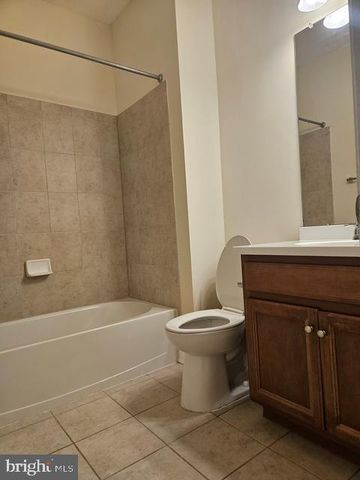 323 PIGOTT DR, Florence, NJ 08518