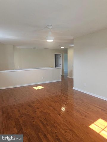 323 PIGOTT DR, Florence, NJ 08518