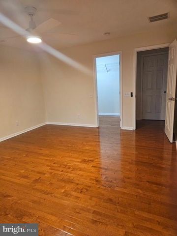 323 PIGOTT DR, Florence, NJ 08518