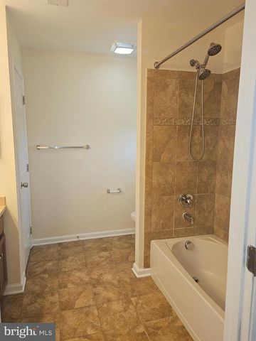 323 PIGOTT DR, Florence, NJ 08518