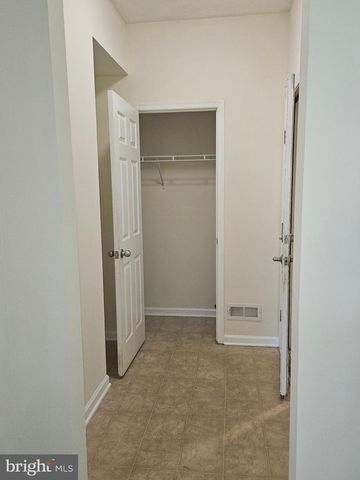 323 PIGOTT DR, Florence, NJ 08518