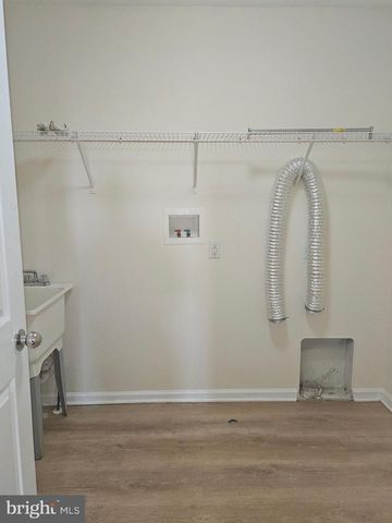 323 PIGOTT DR, Florence, NJ 08518