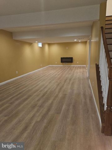 323 PIGOTT DR, Florence, NJ 08518