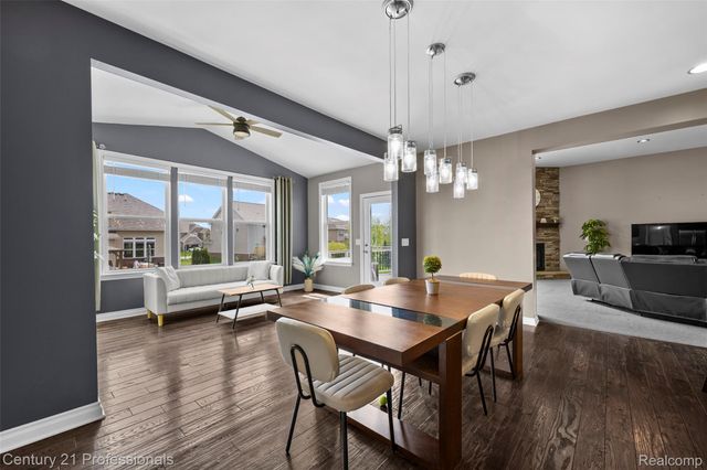 2083 Findley Circle, Orion Charter Township, MI 48360