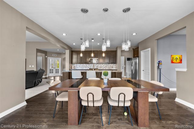 2083 Findley Circle, Orion Charter Township, MI 48360