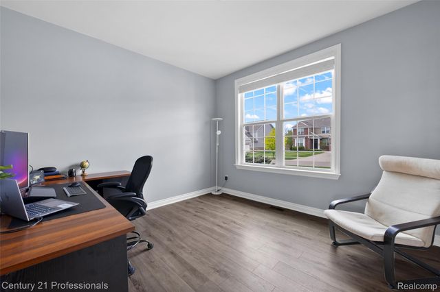 2083 Findley Circle, Orion Charter Township, MI 48360