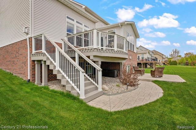 2083 Findley Circle, Orion Charter Township, MI 48360