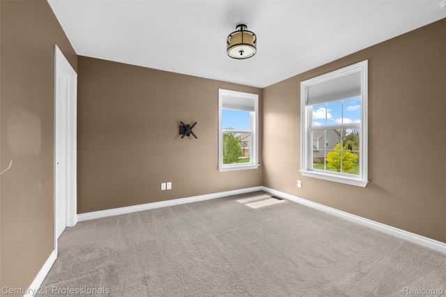 2083 Findley Circle, Orion Charter Township, MI 48360
