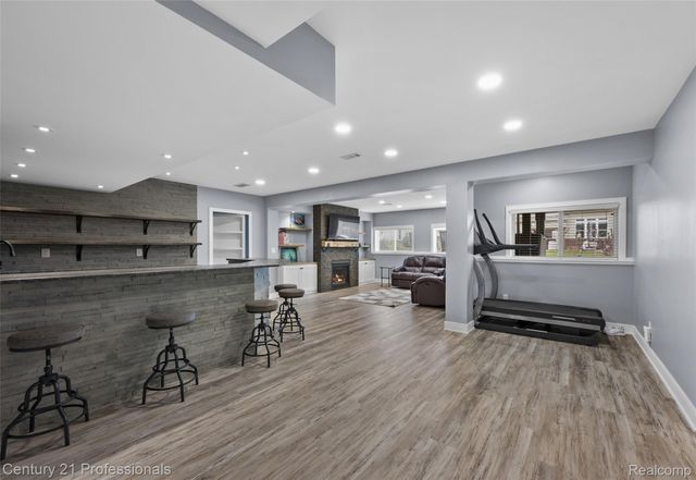 2083 Findley Circle, Orion Charter Township, MI 48360