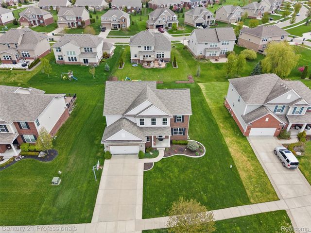 2083 Findley Circle, Orion Charter Township, MI 48360