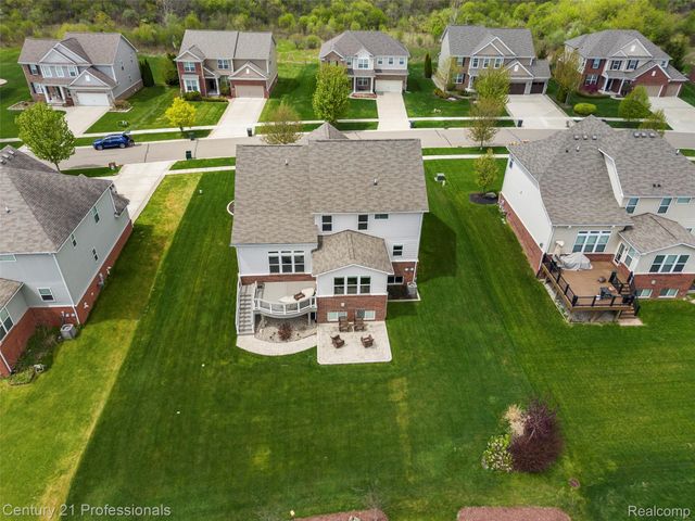 2083 Findley Circle, Orion Charter Township, MI 48360