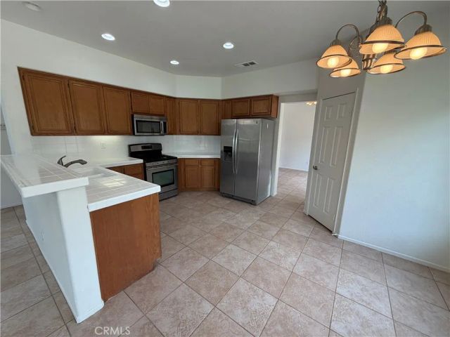 5180 Ravenstone Drive, Hemet, CA 92545