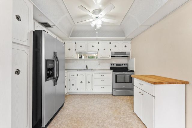 309 WELLINGTON M, West Palm Beach, FL 33417