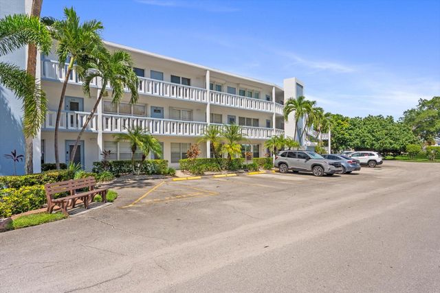 309 WELLINGTON M, West Palm Beach, FL 33417