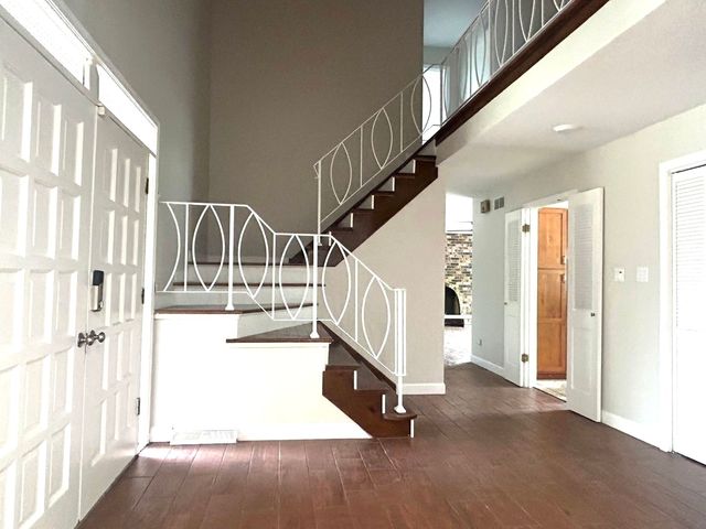 1402 Berry Lane, Flossmoor, IL 60422