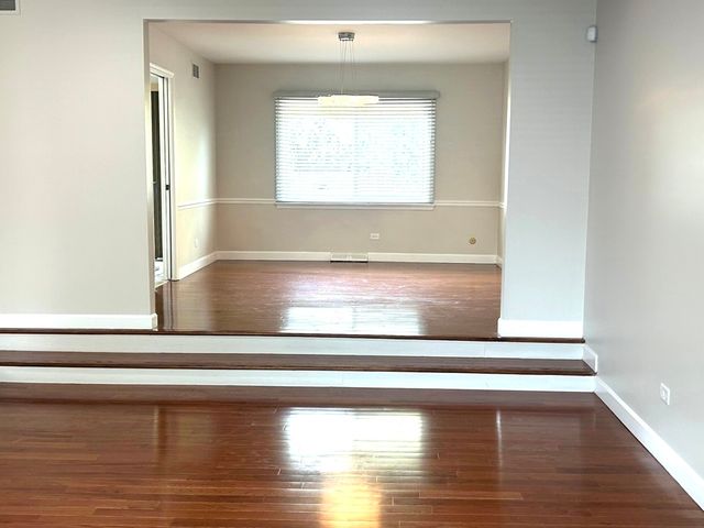 1402 Berry Lane, Flossmoor, IL 60422