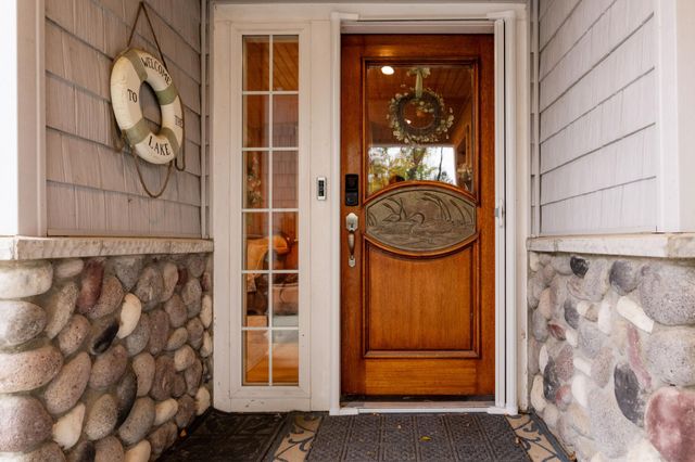 2981 E Lakeside Road, Jamestown, ND 58401