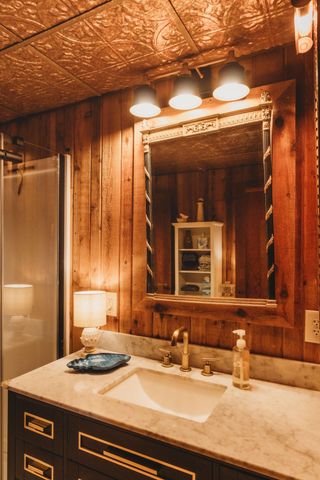 2981 E Lakeside Road, Jamestown, ND 58401