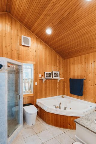 2981 E Lakeside Road, Jamestown, ND 58401