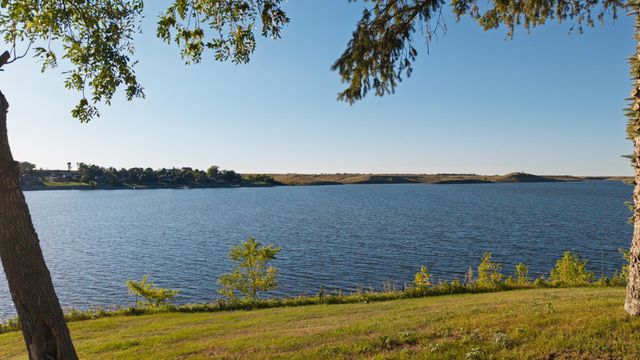 2981 E Lakeside Road, Jamestown, ND 58401