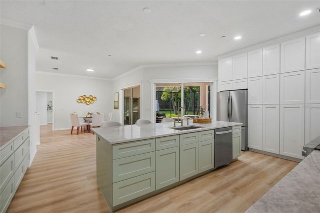 7272 129TH STREET N, Seminole, FL 33776