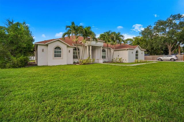 7272 129TH STREET N, Seminole, FL 33776