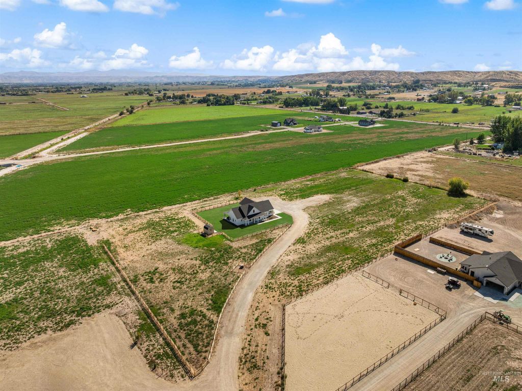 9825 Mayberry Ln, Emmett, ID 83617 photo 2