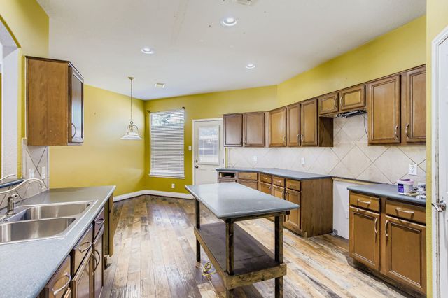 727 Pine Thicket Court, Spring, TX 77373
