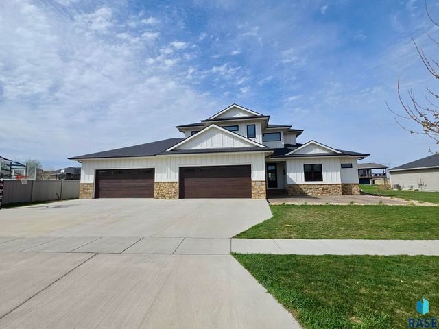 2816 E Sunflower Cir Circle, Brandon, SD 57005