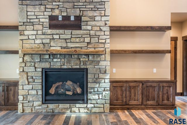 2816 E Sunflower Cir Circle, Brandon, SD 57005
