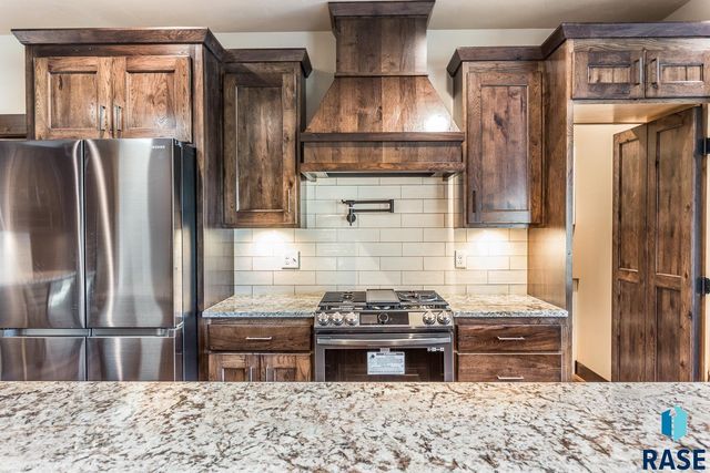 2816 E Sunflower Cir Circle, Brandon, SD 57005