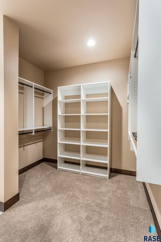 2816 E Sunflower Cir Circle, Brandon, SD 57005