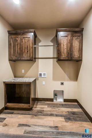 2816 E Sunflower Cir Circle, Brandon, SD 57005