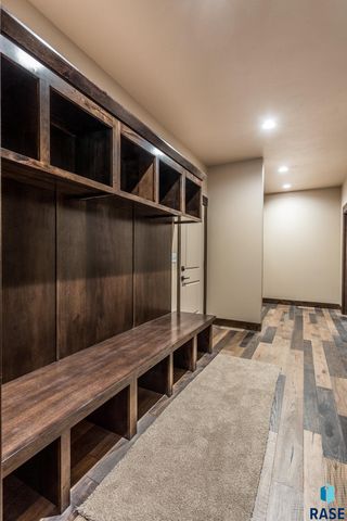2816 E Sunflower Cir Circle, Brandon, SD 57005