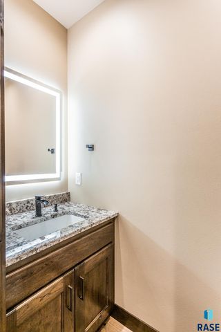 2816 E Sunflower Cir Circle, Brandon, SD 57005