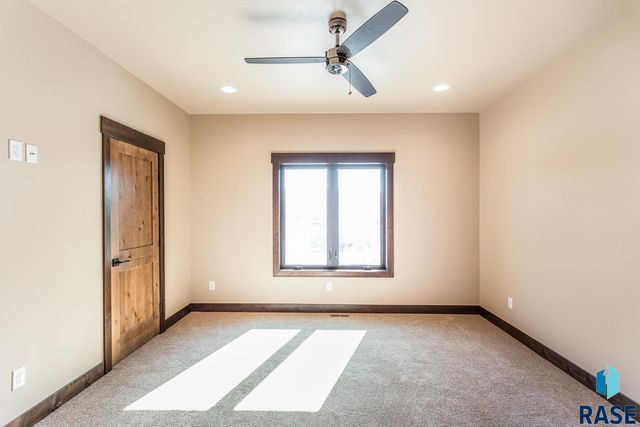 2816 E Sunflower Cir Circle, Brandon, SD 57005