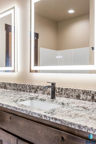2816 E Sunflower Cir Circle, Brandon, SD 57005