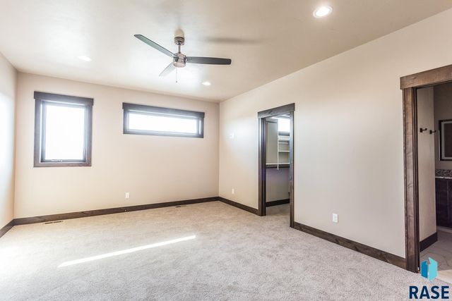 2816 E Sunflower Cir Circle, Brandon, SD 57005
