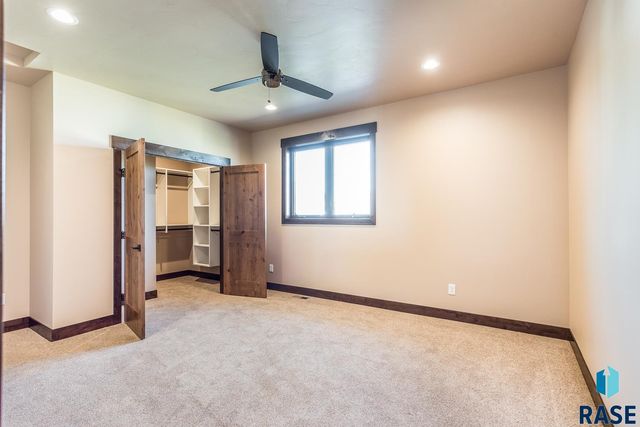 2816 E Sunflower Cir Circle, Brandon, SD 57005
