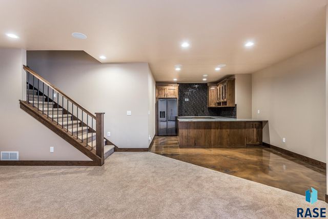 2816 E Sunflower Cir Circle, Brandon, SD 57005
