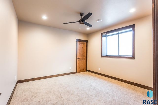 2816 E Sunflower Cir Circle, Brandon, SD 57005