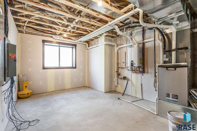 2816 E Sunflower Cir Circle, Brandon, SD 57005