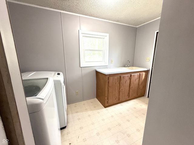 601 S 500 W, Crawfordsville, IN 47933